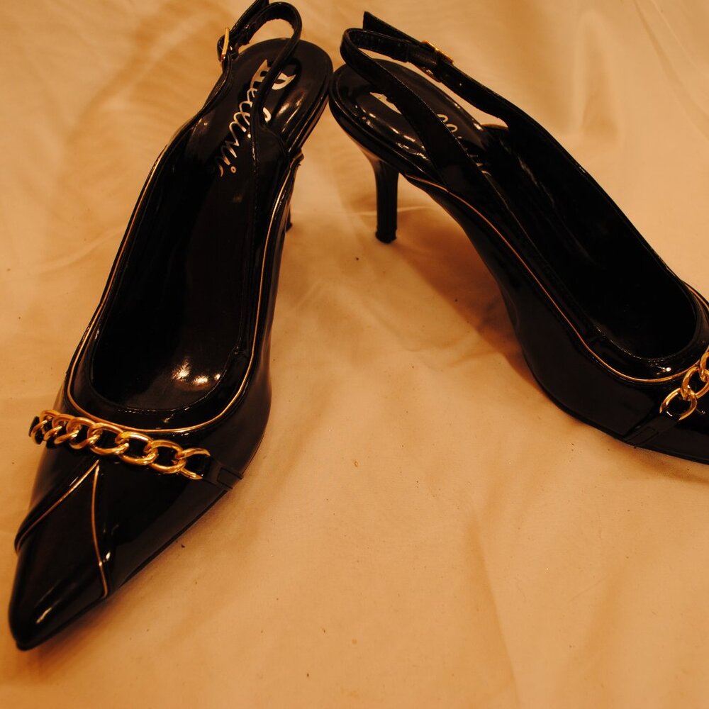 WOMENS SZ 10M, 3IN HEEL OPEN BACK, BLACK FAUX PATON LEATHER PUMPS W/ GOLD ACCENT